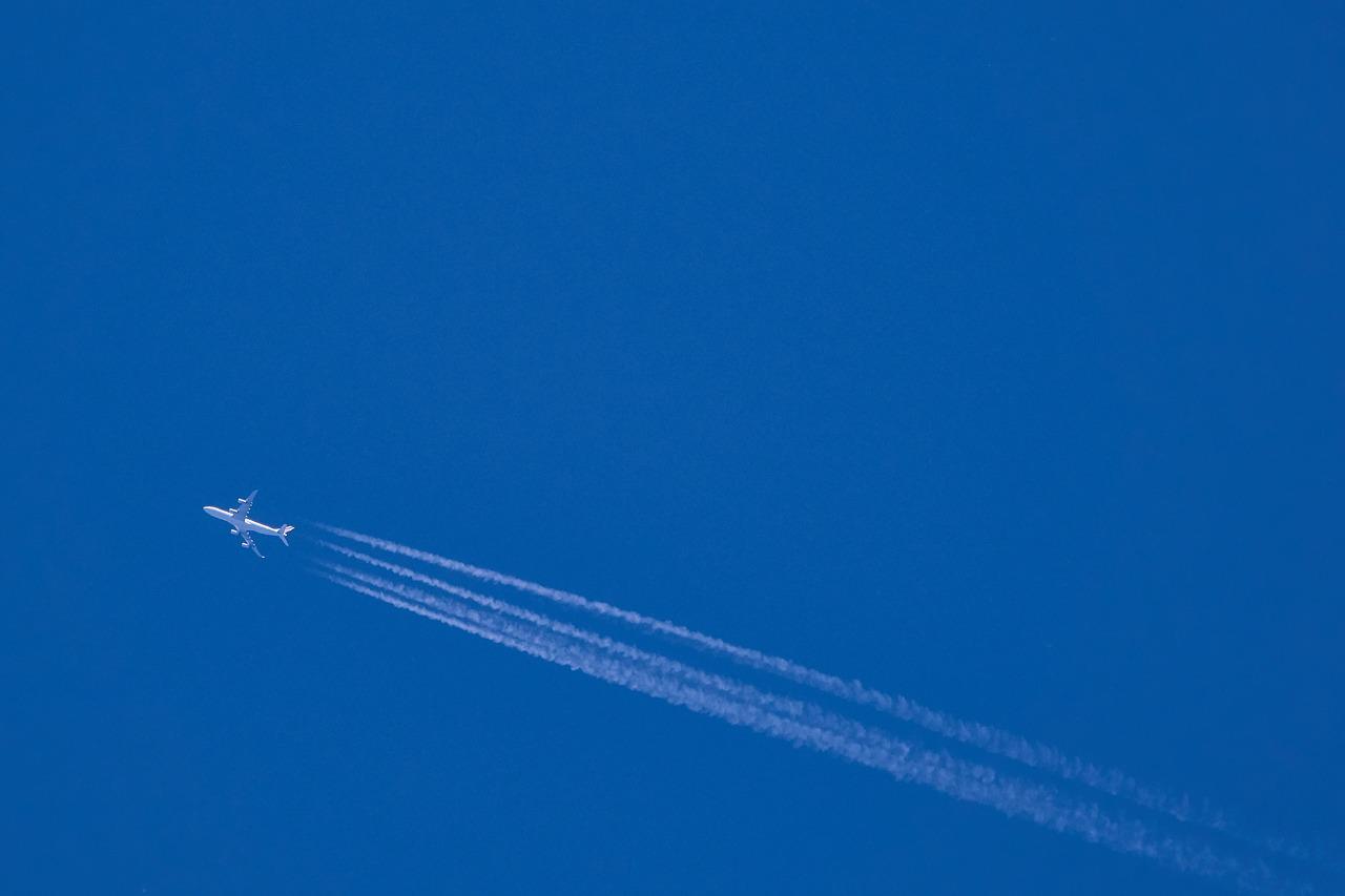 plane, contrails, air-2645541.jpg